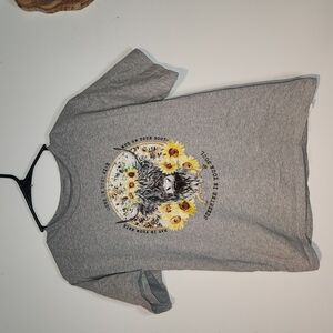 Gildan Gray and Yellow Short Sleeve Tee with Animal Graphic